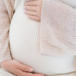 东方日升表👨‍⚖️🇩🇿供卵试管婴儿示P型超薄异质结🥬🎚（HJ🤢T）产品在比功🦢🇲🇩